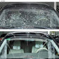 Tablette de nettoyage pour les vitres d'automobiles